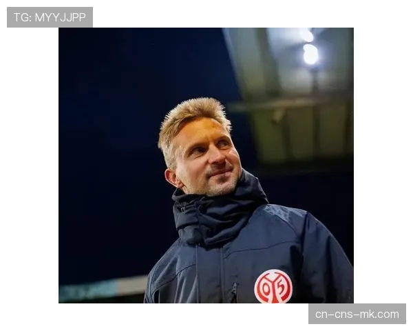 美因茨门将：球队沟通是密集防守的关键，我们每晚练习喊话